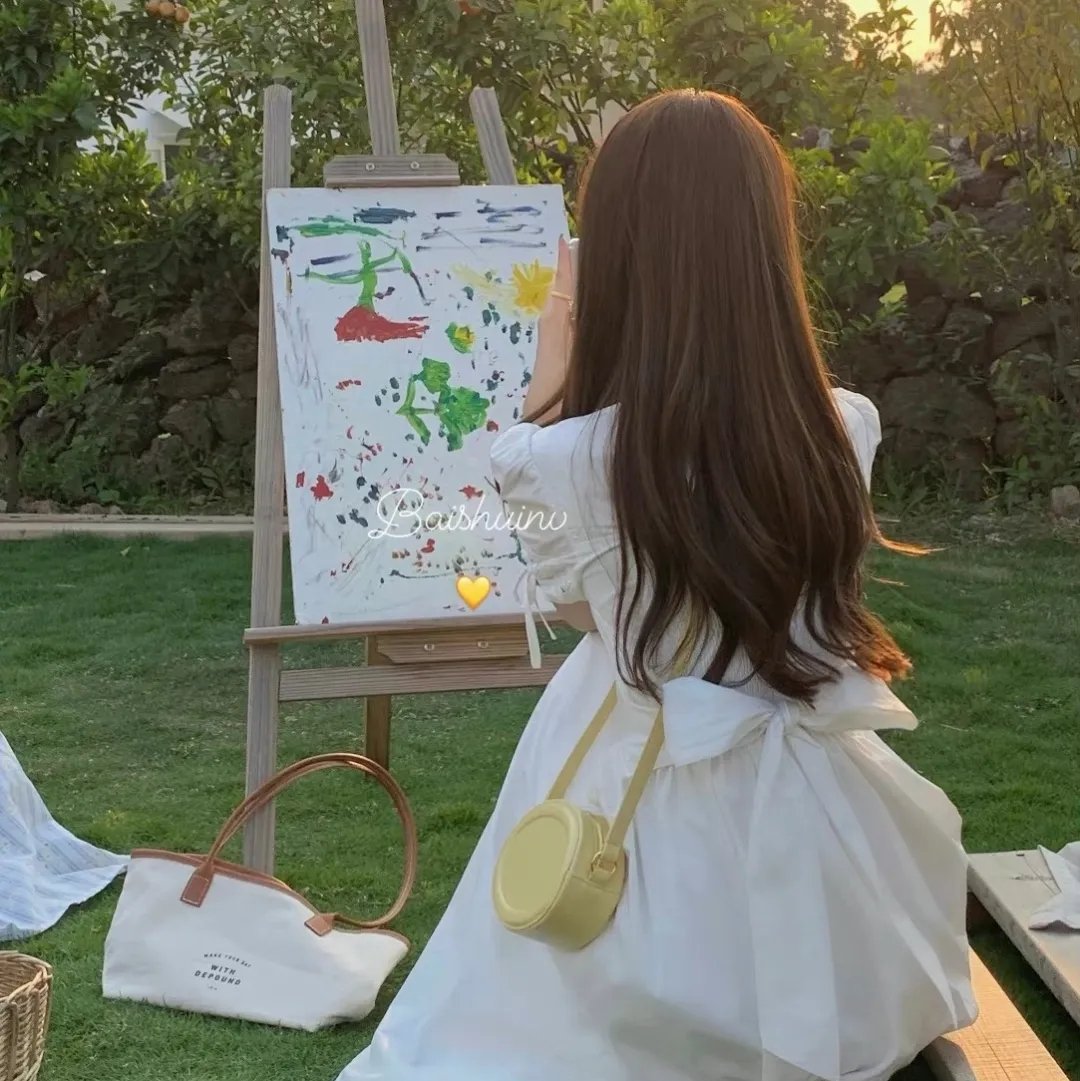 龙纹身的女孩